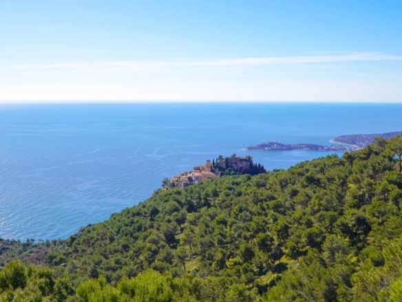 6 Bedroom Villa/House in Eze 30