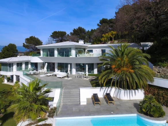 16 Bedroom Villa/House in Cannes 6