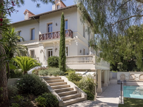 10 Bedroom Villa/House in Cannes 10