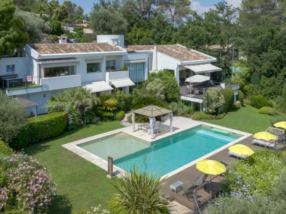 6 Bedroom Villa/House in Valbonne 16