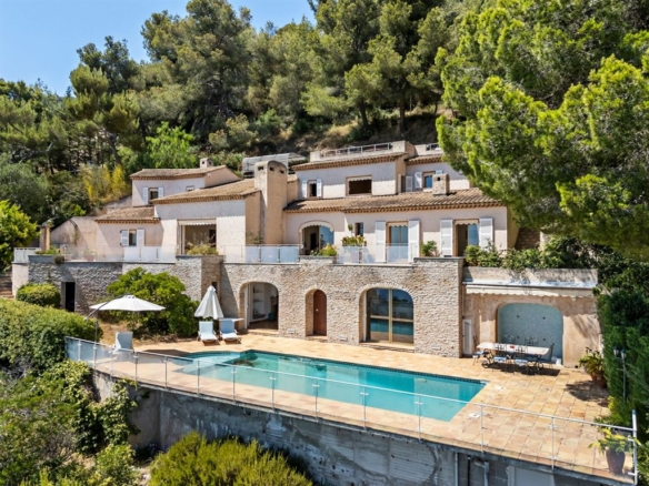 5 Bedroom Villa/House in Roquebrune Cap Martin 8