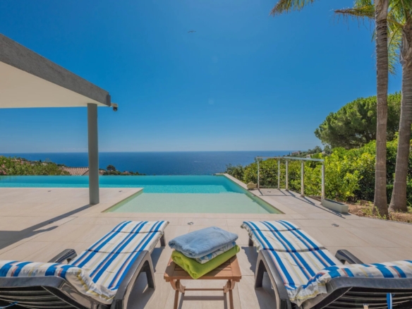 4 Bedroom Villa/House in Les Issambres 2