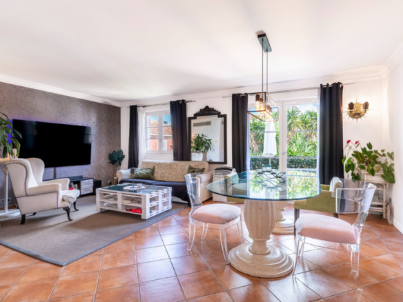 2 Bedroom Apartment in St Jean Cap Ferrat 5