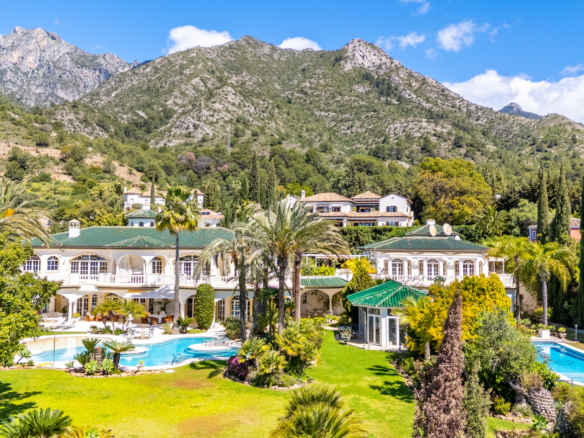 14 Bedroom Villa/House in The Golden Mile 26