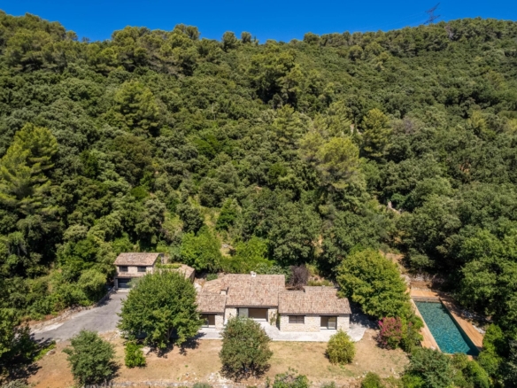 5 Bedroom Villa/House in Le Tignet 18