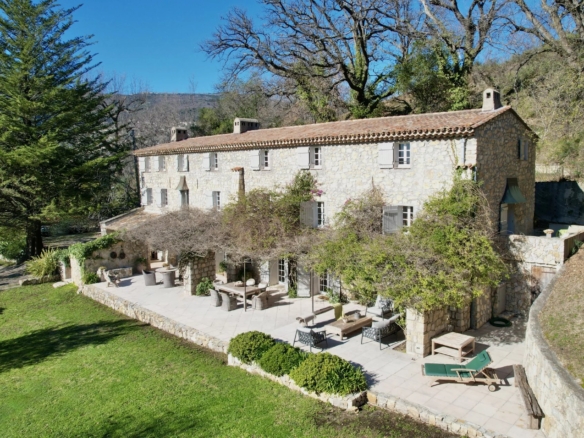 5 Bedroom Villa/House in Chateauneuf Grasse 18