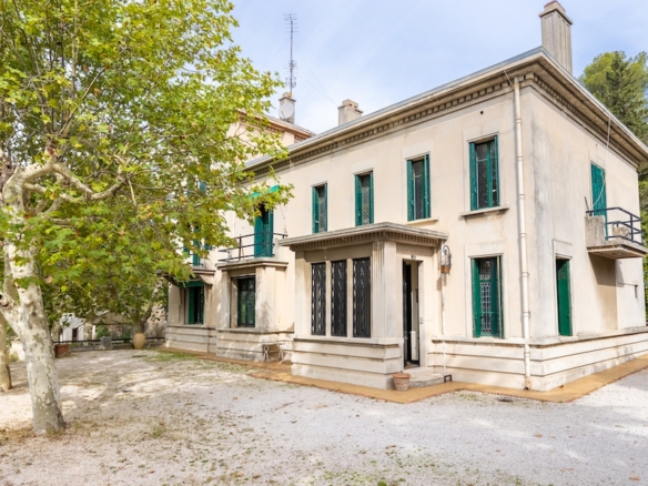 6 Bedroom Villa/House in Marseille 18