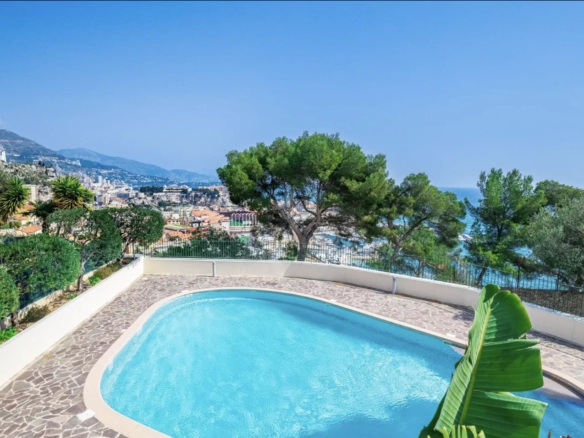 4 Bedroom Apartment in Cap D Ail 32