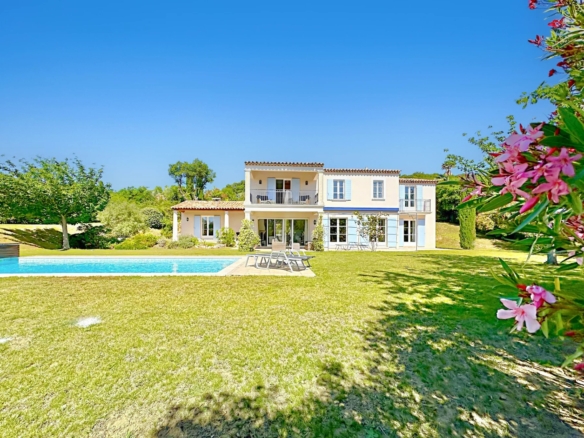 4 Bedroom Villa/House in Grimaud 10