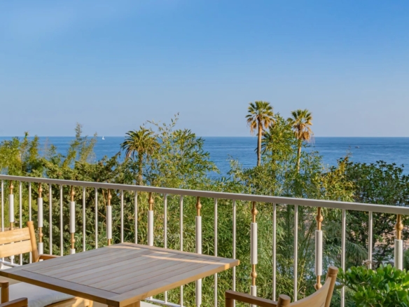 3 Bedroom Apartment in Cannes 28