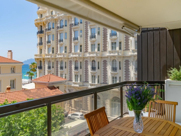 1 Bedroom Apartment in Cannes 6