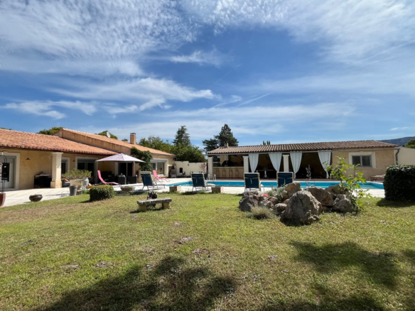 6 Bedroom Villa/House in Cavaillon 18