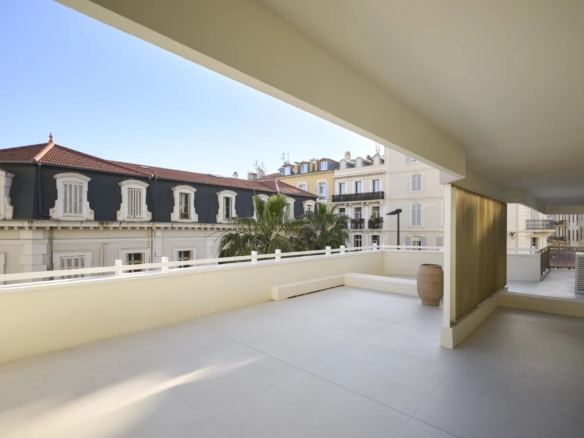 3 Bedroom Apartment in Cannes 30