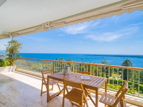4 Bedroom Apartment in Cannes 34