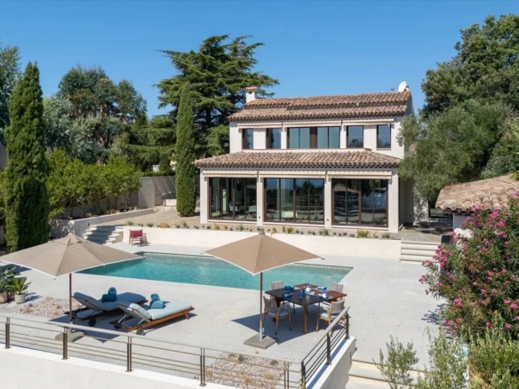 3 Bedroom Villa/House in Cannes 34