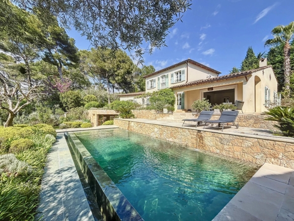4 Bedroom Villa/House in Mougins 18
