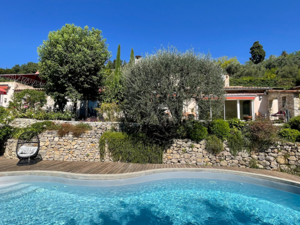 4 Bedroom Villa/House in Grasse 28