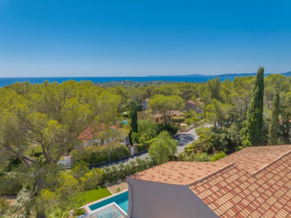 4 Bedroom Villa/House in St Raphael 22