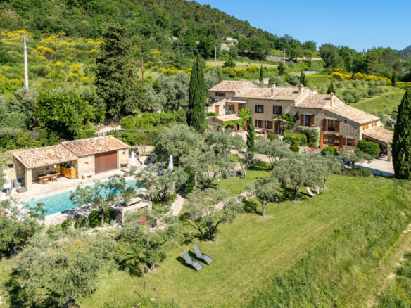 7 Bedroom Villa/House in Faucon 14