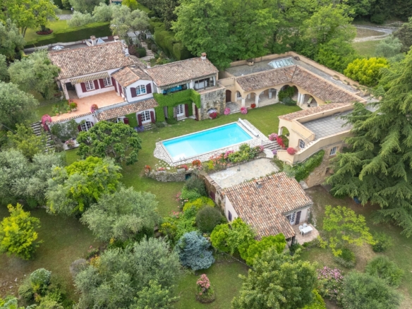 7 Bedroom Villa/House in Cabris 4