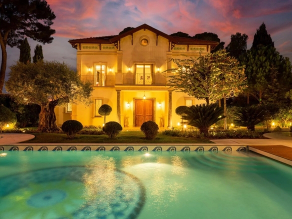 8 Bedroom Villa/House in Cap D Antibes 30