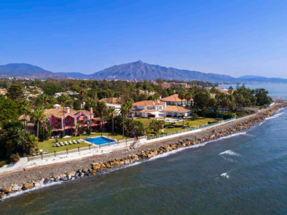 5 Bedroom Villa/House in New Golden Mile 3