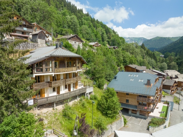 7 Bedroom Chalet in Morzine 10