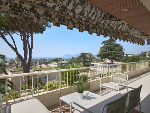 4 Bedroom Apartment in Cannes 4
