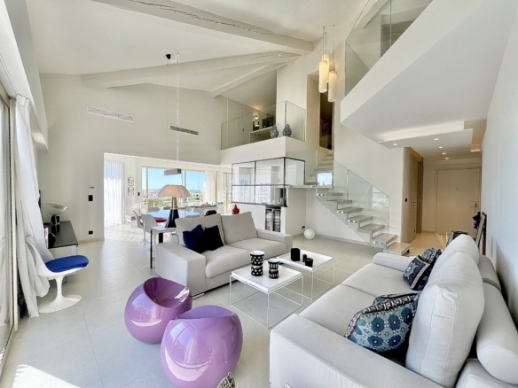 3 Bedroom Apartment in Cannes 4