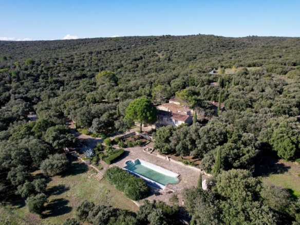 8 Bedroom Villa/House in Uzes 42