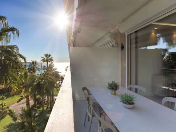 2 Bedroom Apartment in Cannes 34