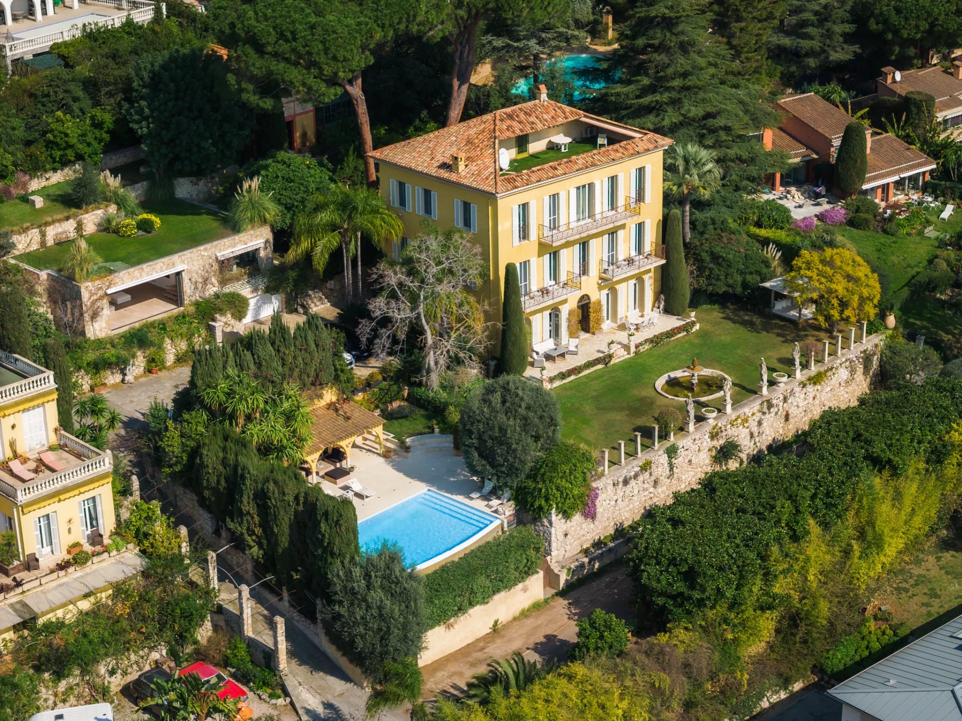 5 Bedroom Villa/House in Eze 17