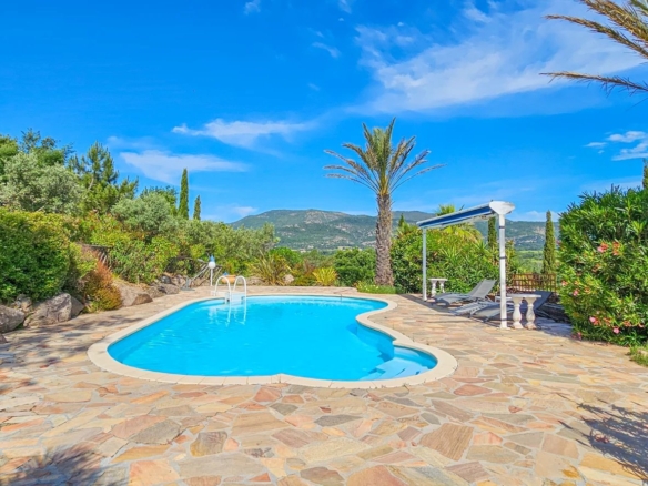 9 Bedroom Villa/House in Plan De La Tour 22
