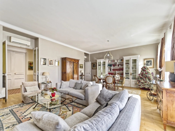 3 Bedroom Apartment in Cannes 24