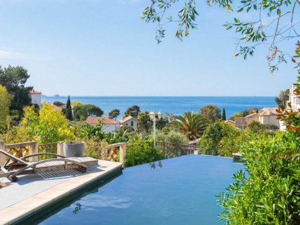 5 Bedroom Villa/House in Marseille 6