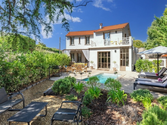 4 Bedroom Villa/House in St Remy De Provence 9