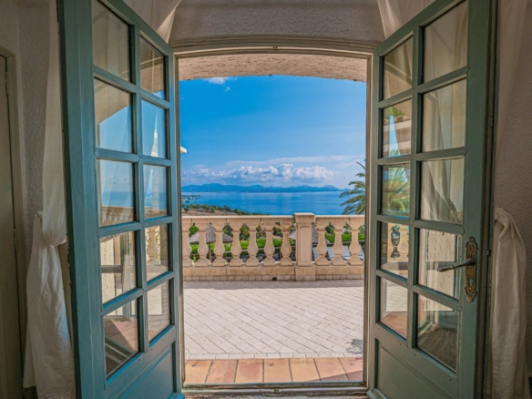 5 Bedroom Villa/House in Les Issambres 30