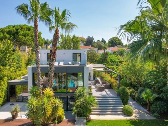3 Bedroom Villa/House in Marseille 12
