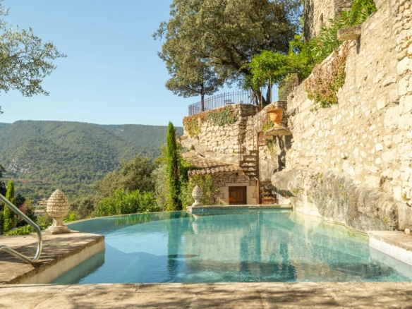7 Bedroom Villa/House in Menerbes 4