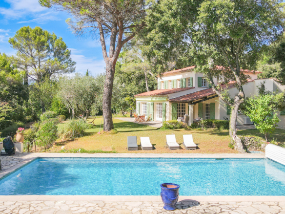 5 Bedroom Villa/House in Montauroux 24