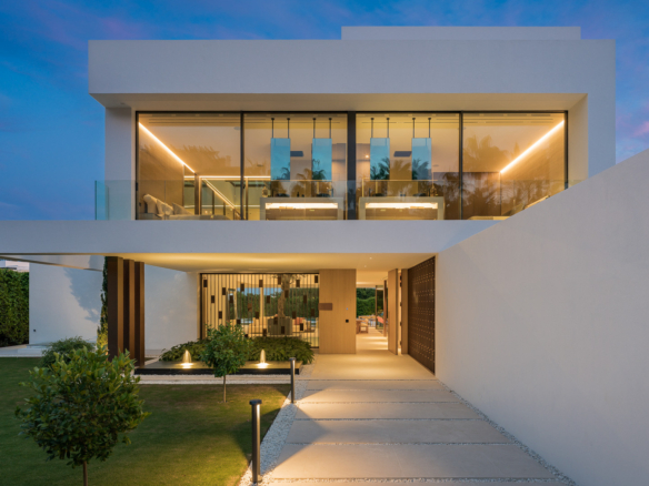 5 Bedroom Villa/House in The Golden Mile 8