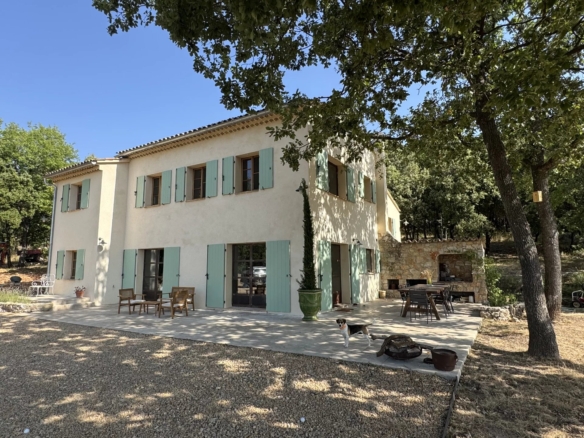 4 Bedroom Villa/House in Bargemon 18