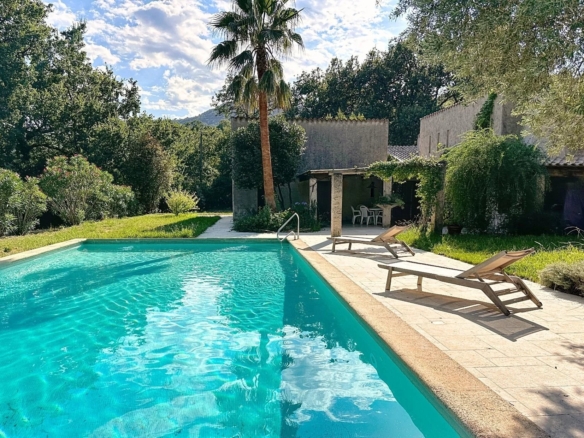 6 Bedroom Villa/House in La Garde Freinet 4