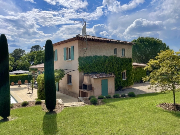 3 Bedroom Villa/House in Tourtour 28