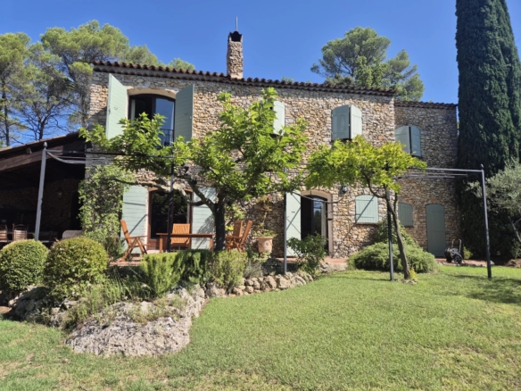 6 Bedroom Villa/House in St Antonin Du Var 36