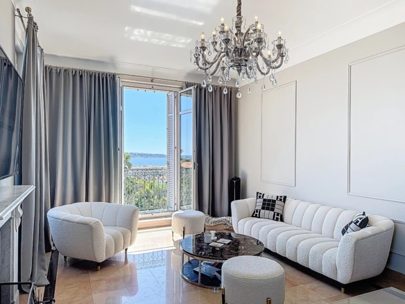 2 Bedroom Apartment in Cannes 26