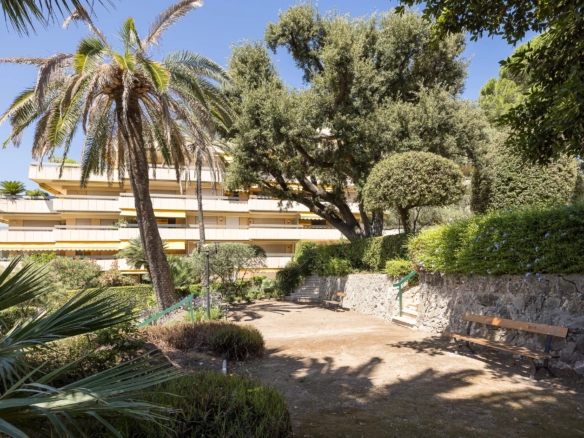 3 Bedroom Apartment in Cap D Antibes 34