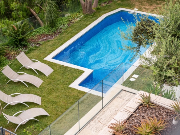 1 Bedroom Apartment in Cap D Ail 6