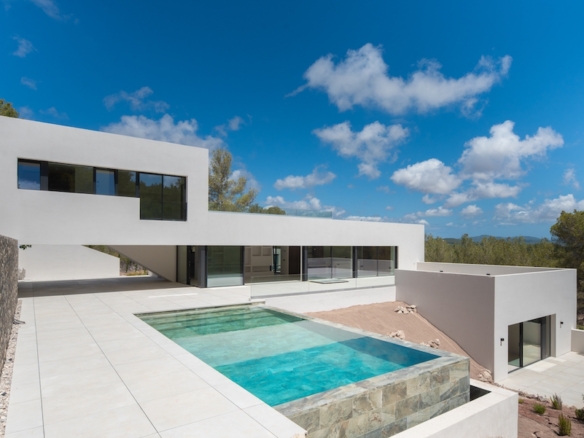 4 Bedroom Villa/House in Roca Lisa 10