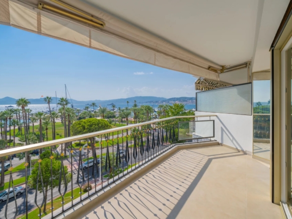 2 Bedroom Apartment in Cannes 2